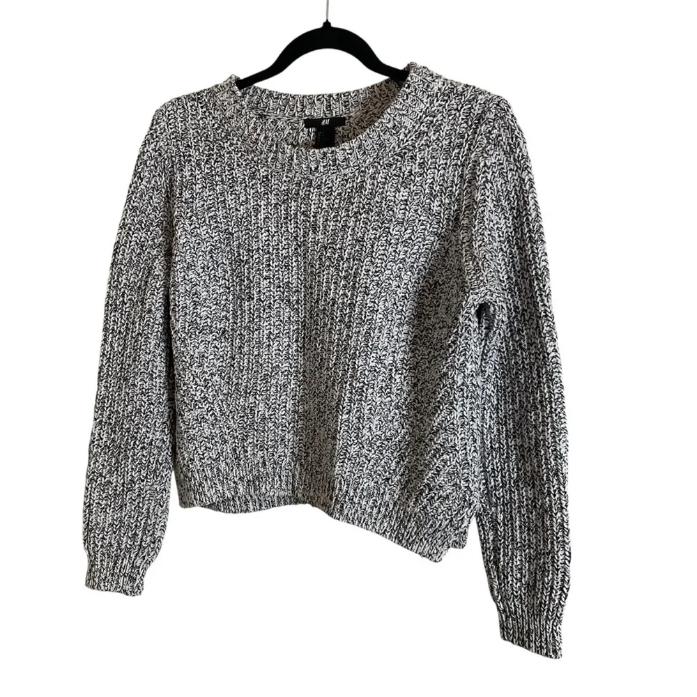 H&M Divided Marled Knit Crop Sweater Size Small